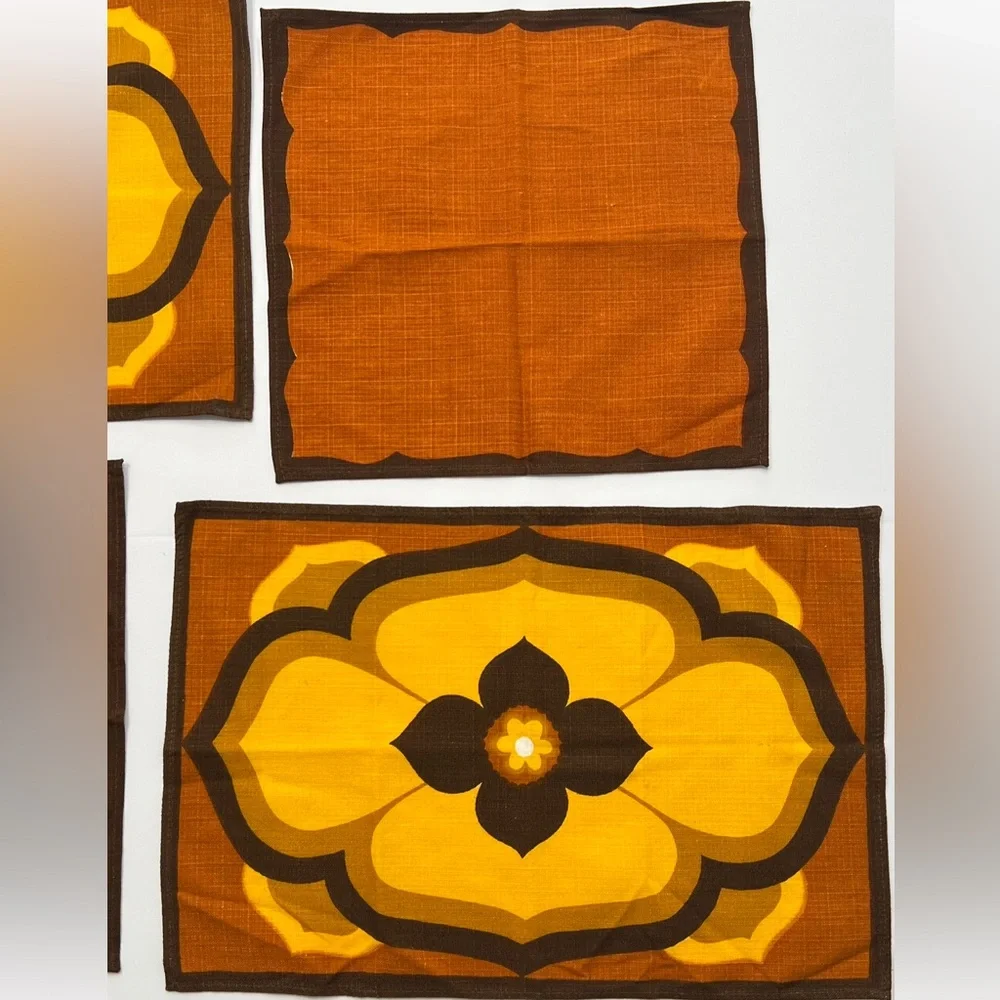 Vintage French 70’s Placemat & Napkin Set Cotton original folds dead stock